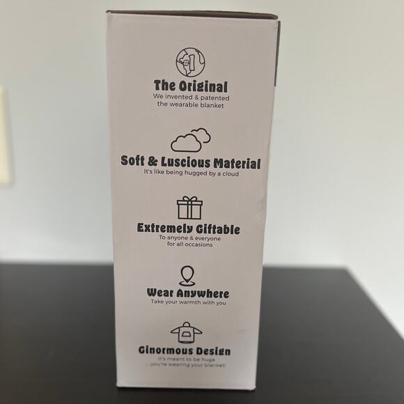 NIB / NWT The Comfy Dream Wearable Blanket in Heather Gray - Picture 6 of 7